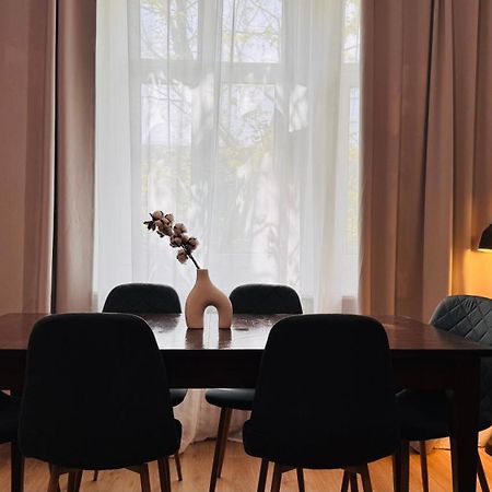 Ideal Home - Spacious & Modern Accommodation Near Unirii Square ブカレスト エクステリア 写真