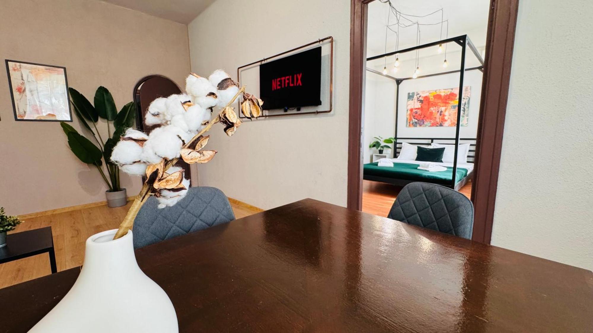 Ideal Home - Spacious & Modern Accommodation Near Unirii Square ブカレスト 部屋 写真