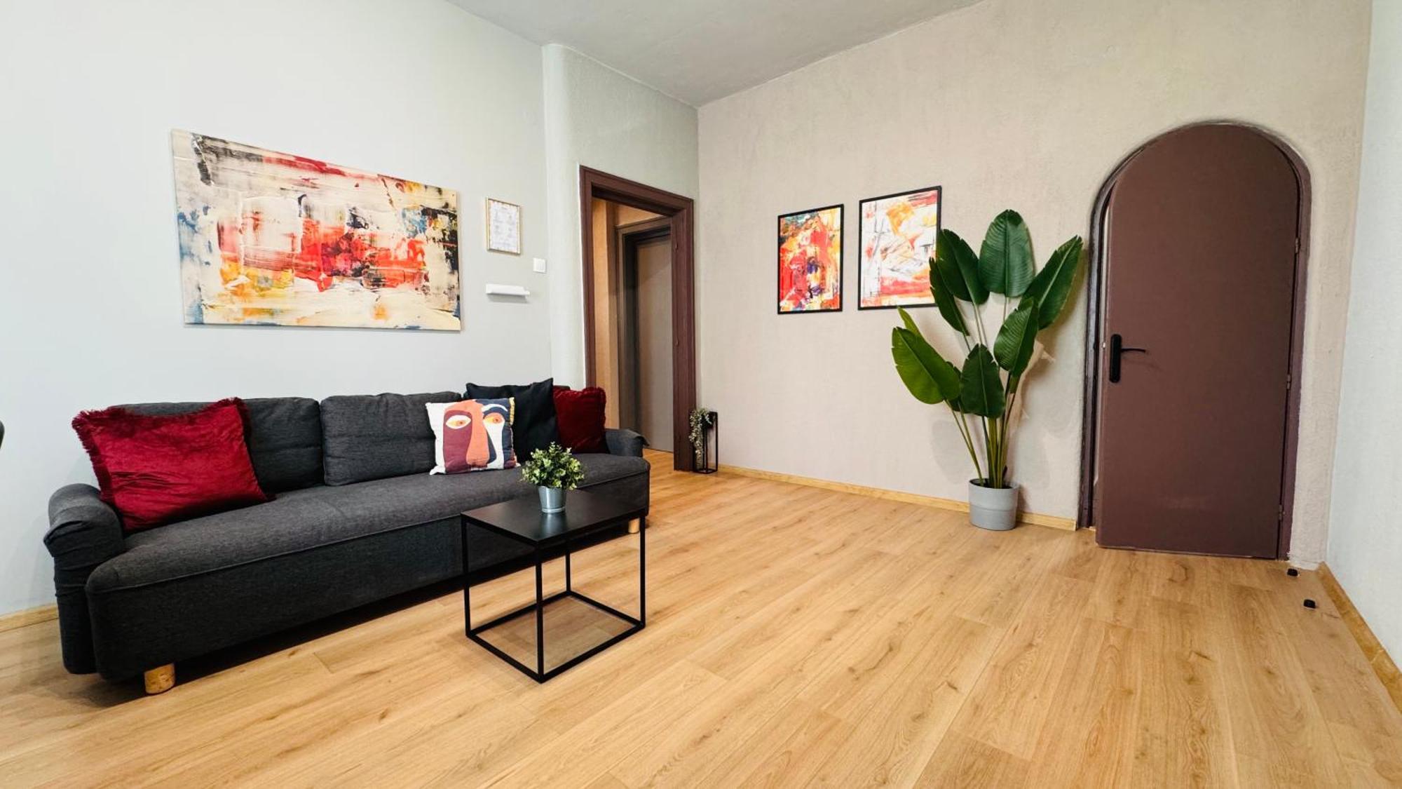 Ideal Home - Spacious & Modern Accommodation Near Unirii Square ブカレスト 部屋 写真