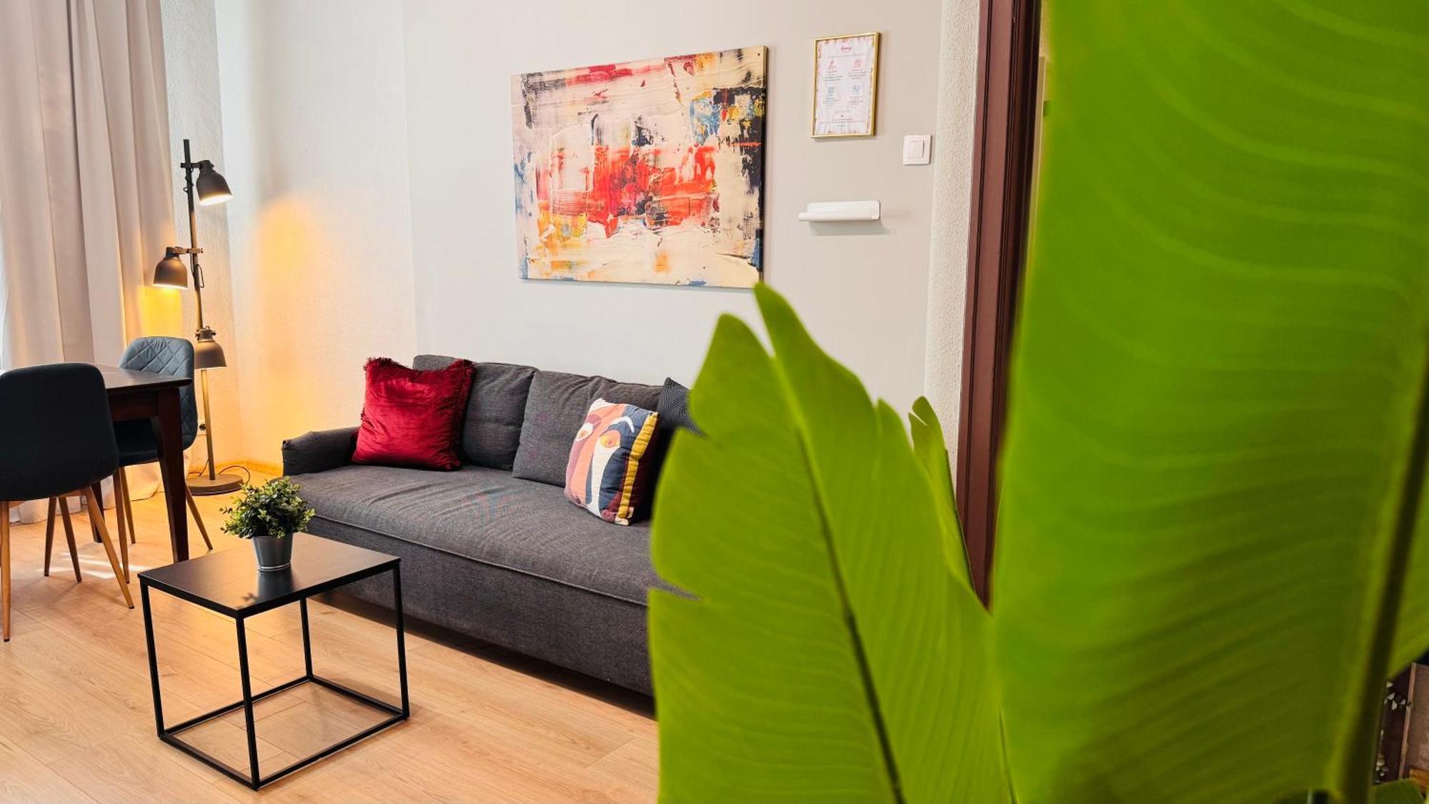 Ideal Home - Spacious & Modern Accommodation Near Unirii Square ブカレスト 部屋 写真