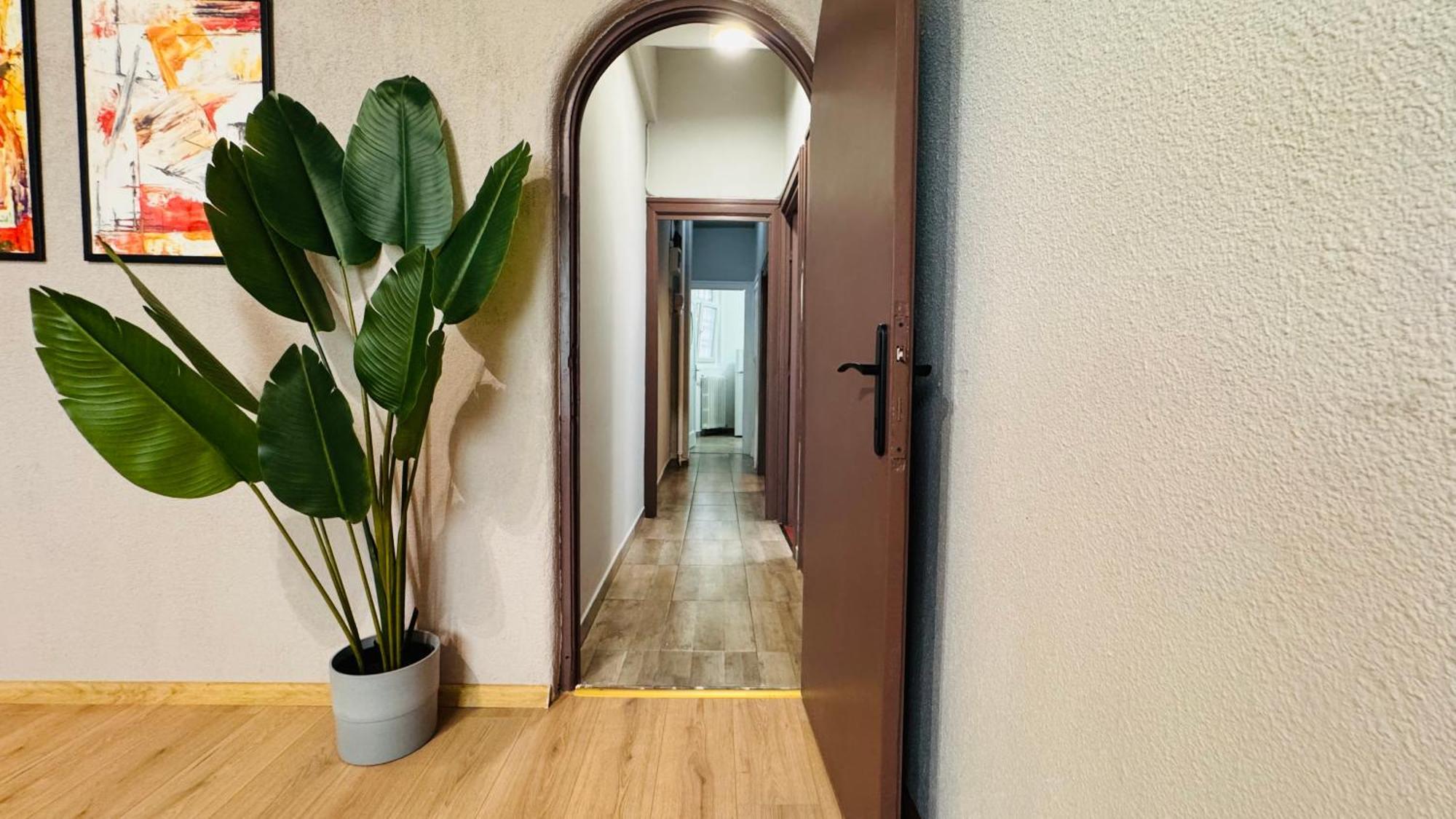 Ideal Home - Spacious & Modern Accommodation Near Unirii Square ブカレスト 部屋 写真