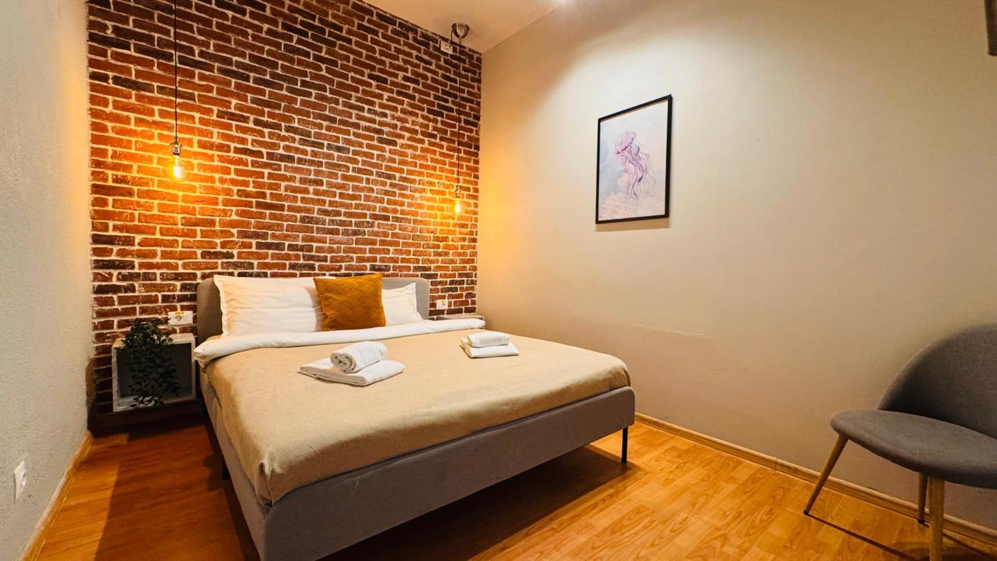 Ideal Home - Spacious & Modern Accommodation Near Unirii Square ブカレスト エクステリア 写真