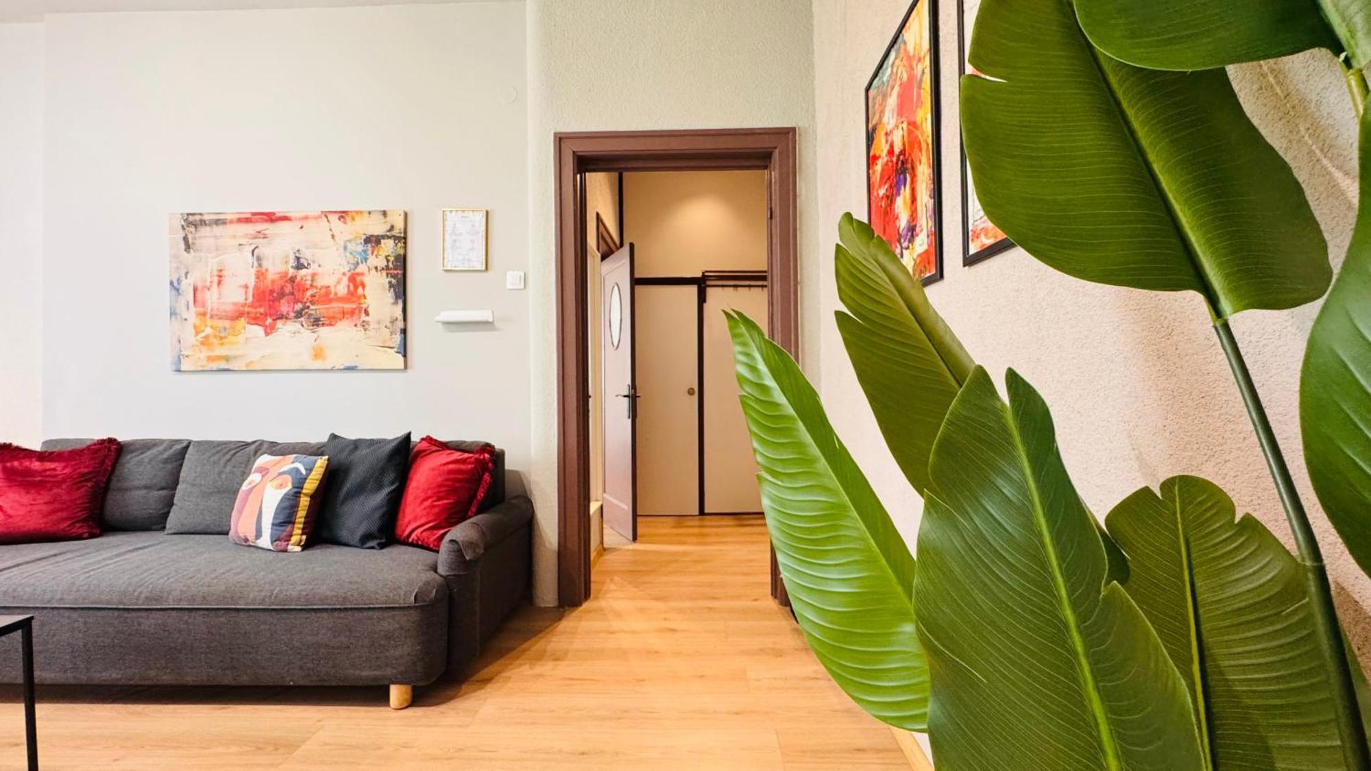 Ideal Home - Spacious & Modern Accommodation Near Unirii Square ブカレスト 部屋 写真