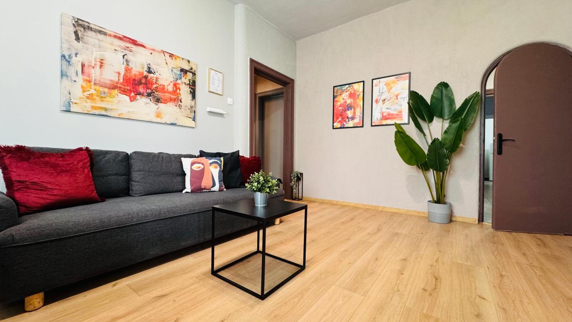 Ideal Home - Spacious & Modern Accommodation Near Unirii Square ブカレスト 部屋 写真